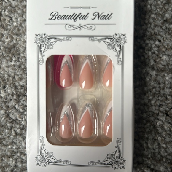Four nail sets! - Picture 5 of 5